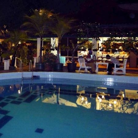 Peti Mas Hotel Yogyakarta Bagian luar foto