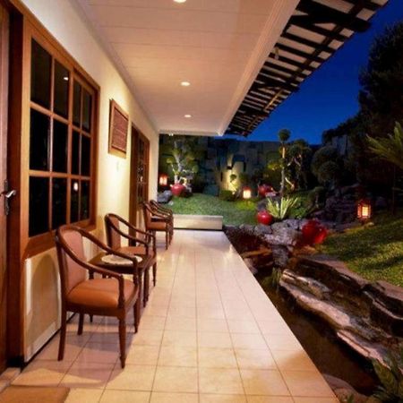 Peti Mas Hotel Yogyakarta Bagian luar foto