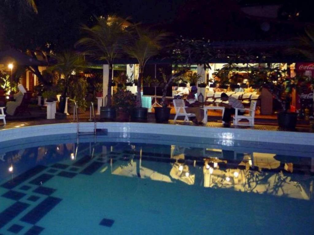Peti Mas Hotel Yogyakarta Bagian luar foto