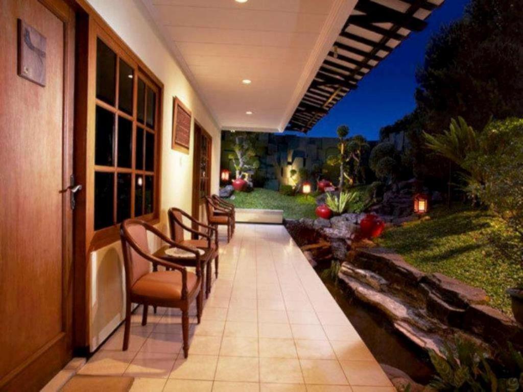 Peti Mas Hotel Yogyakarta Bagian luar foto