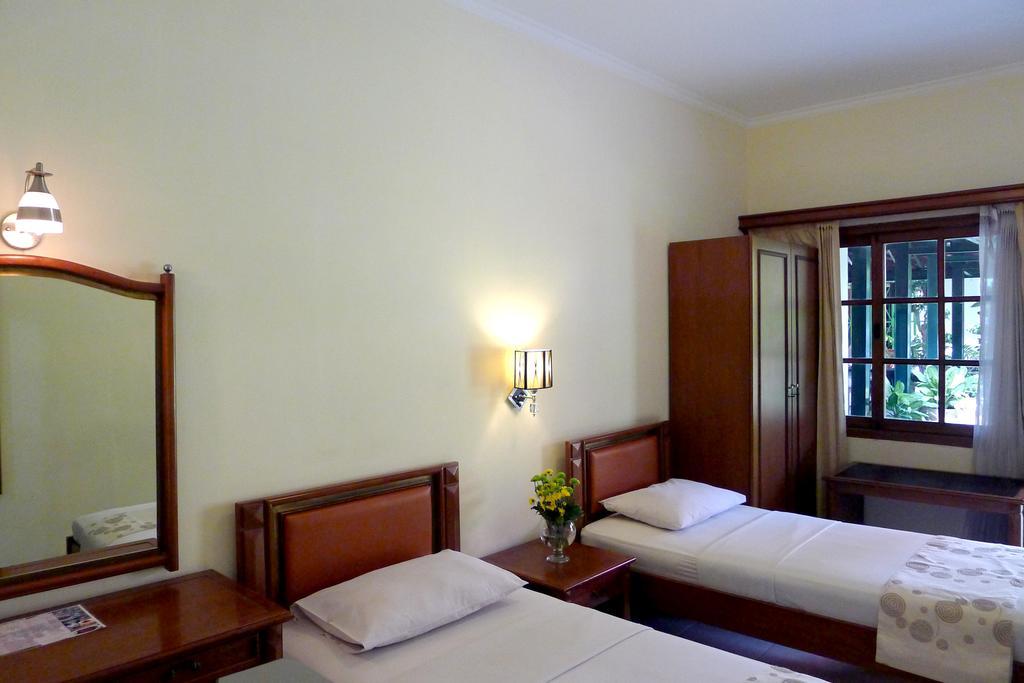 Peti Mas Hotel Yogyakarta Bagian luar foto