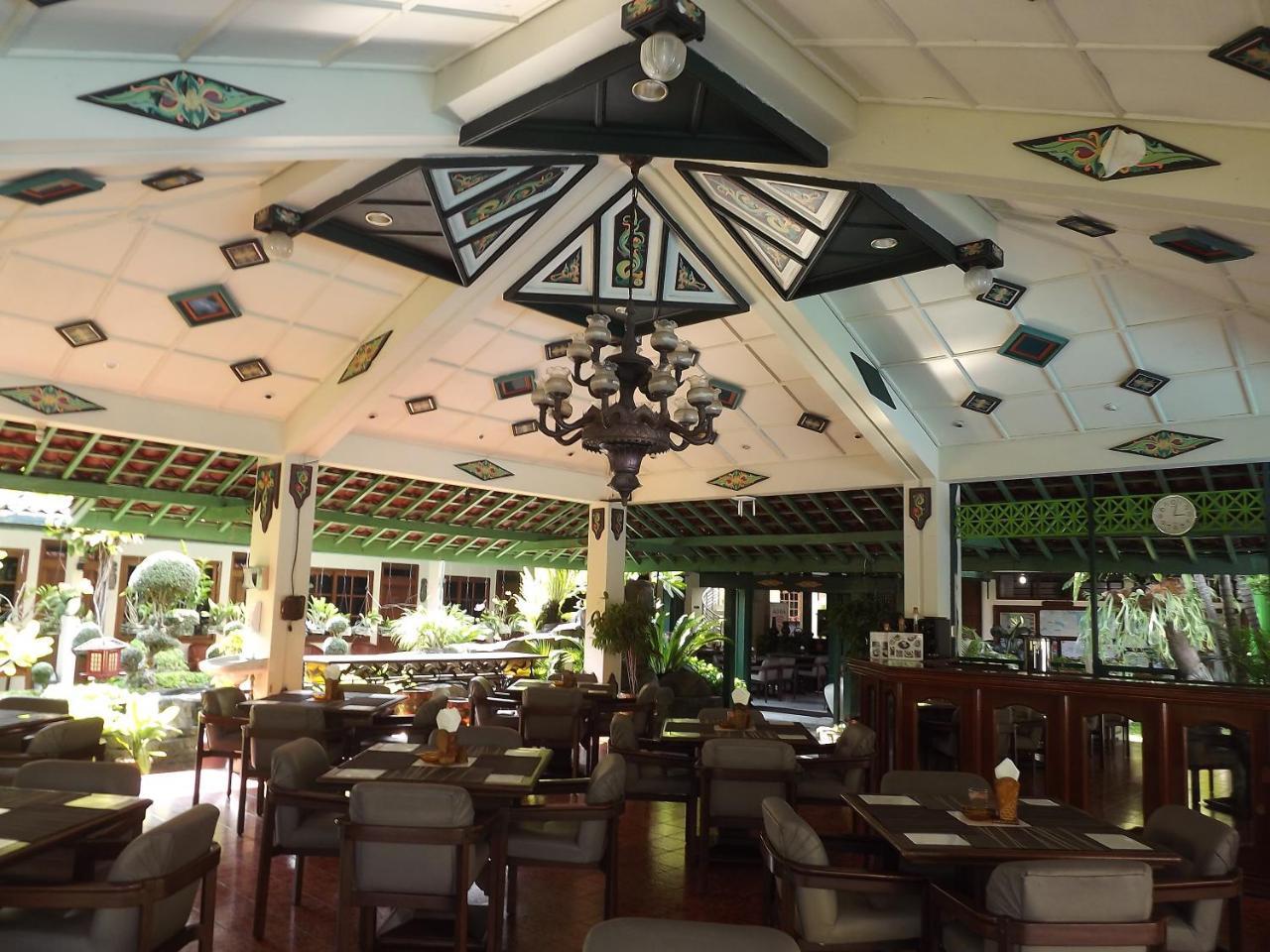 Peti Mas Hotel Yogyakarta Bagian luar foto
